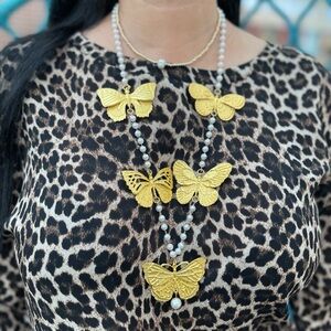 Butterfly lariat necklace Butterfly pendant Pearl chain for women / butterflies